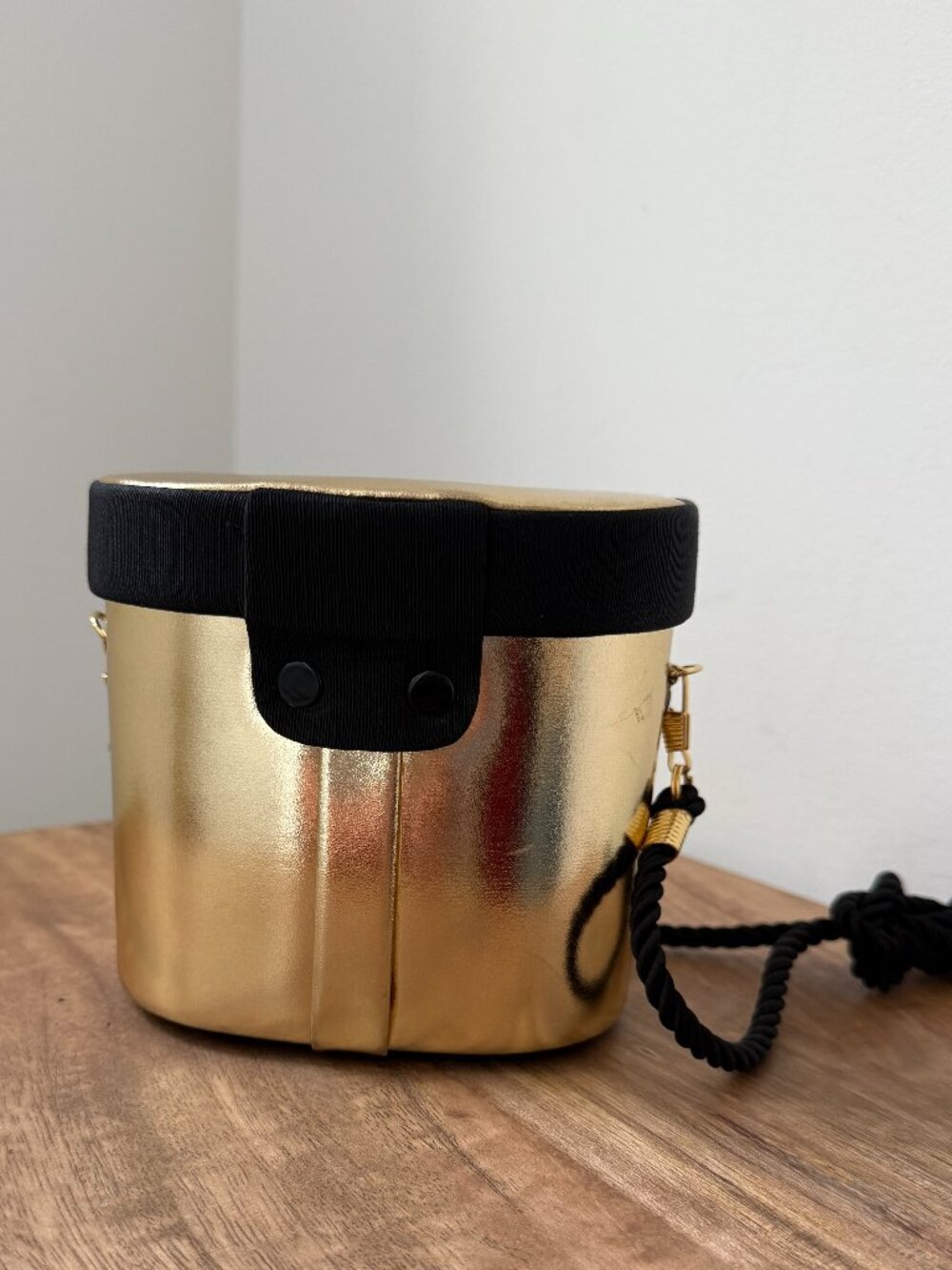Vintage BOB MACKIE Gold Hard Shell Oval Box Bag Black Fabric Star Tassel - Picture 3 of 5